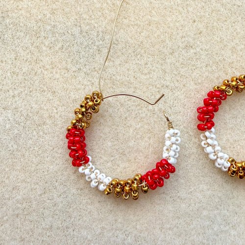 Margot Potter's Wrap It Up Earrings - , Contemporary Wire Jewelry, Wire Wrapping, Wrapping, Wire Wrapping Jewelry, Beads, Wrap three more 22 seed beaded 